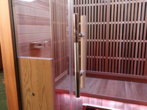 3-p Wise Cedar Infrared Sauna glass door and handle