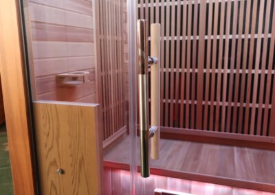 3-p Wise Cedar Infrared Sauna glass door and handle